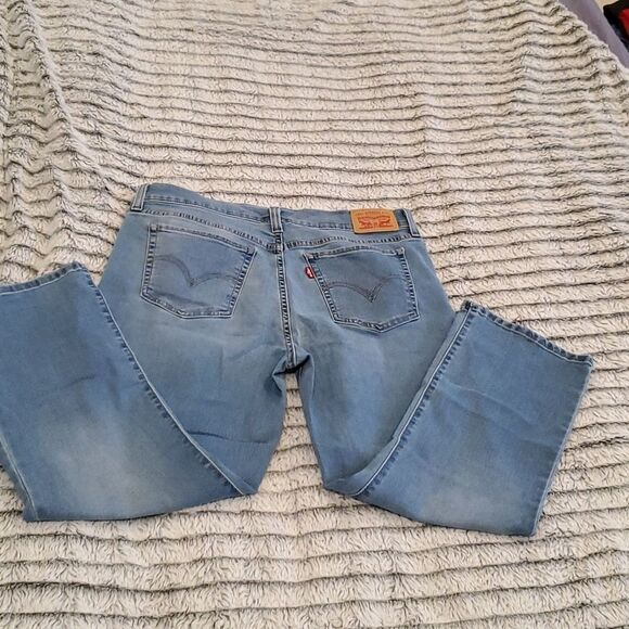 Light wash Levi's cropped jeans size 29 - Picture 7 of 12
